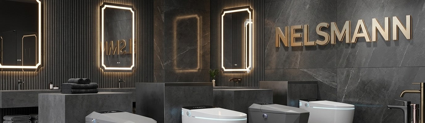 toilette japonaise et miroir lumineux dans un show room couleur gris fonce