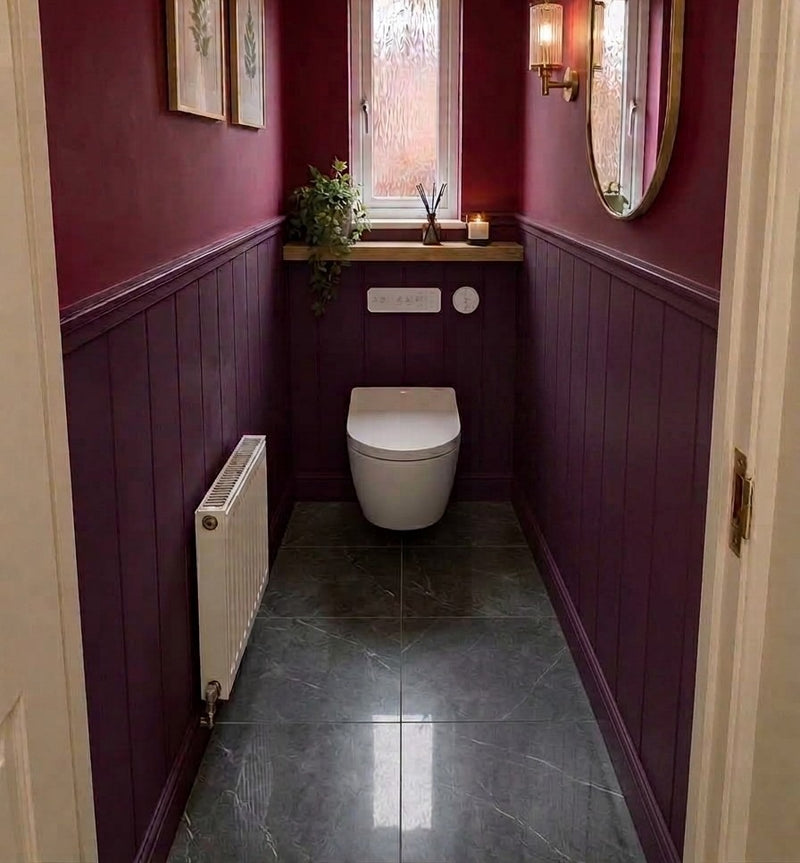 wc suspendu japonais dans une piece couleur pourpre